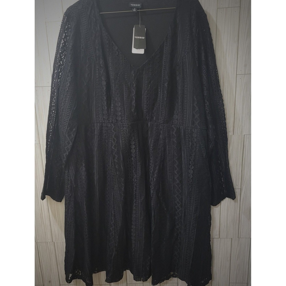 Torrid's, Geo V Neck Skater Lace Black Dress, Knee Length Size 2X NWTS